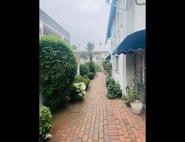 2 BEDROOM APARTMENT FOR SALE IN GLENWOOD